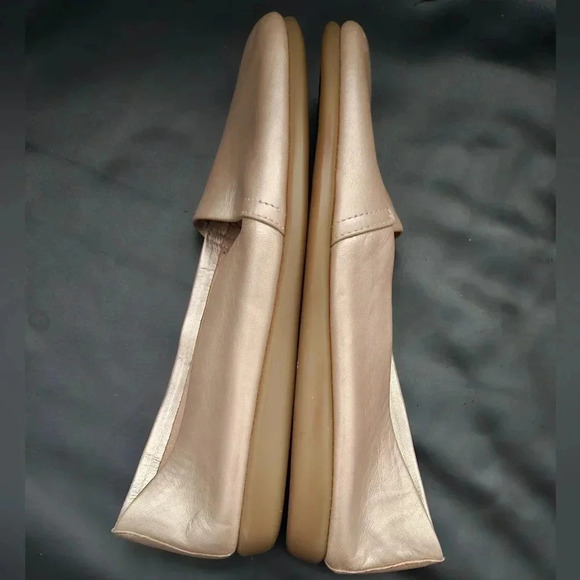 What's What by Aerosoles metallic Beige Sheen Leather Pump Comfort Flats Sz 6 US - Picture 8 of 10